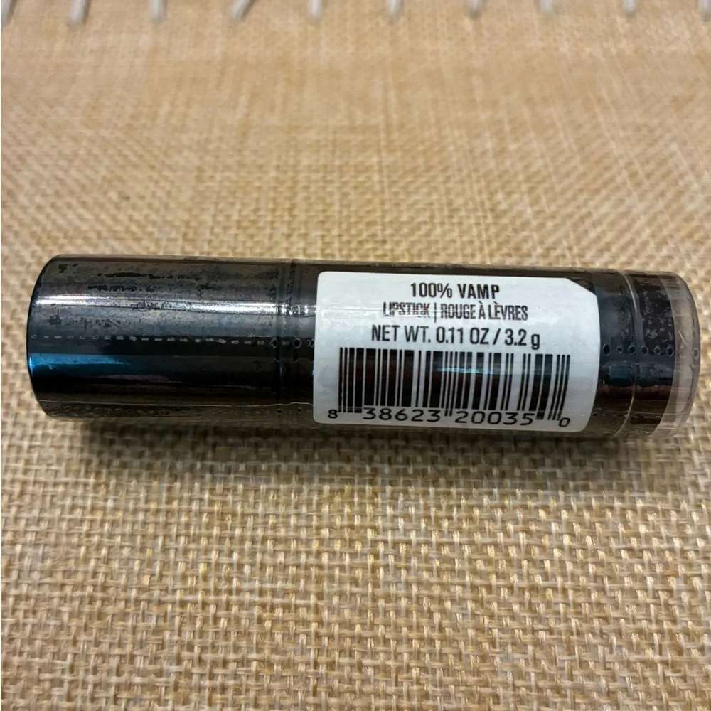 Makeup Revolution Black Lipstick 100% Vamp